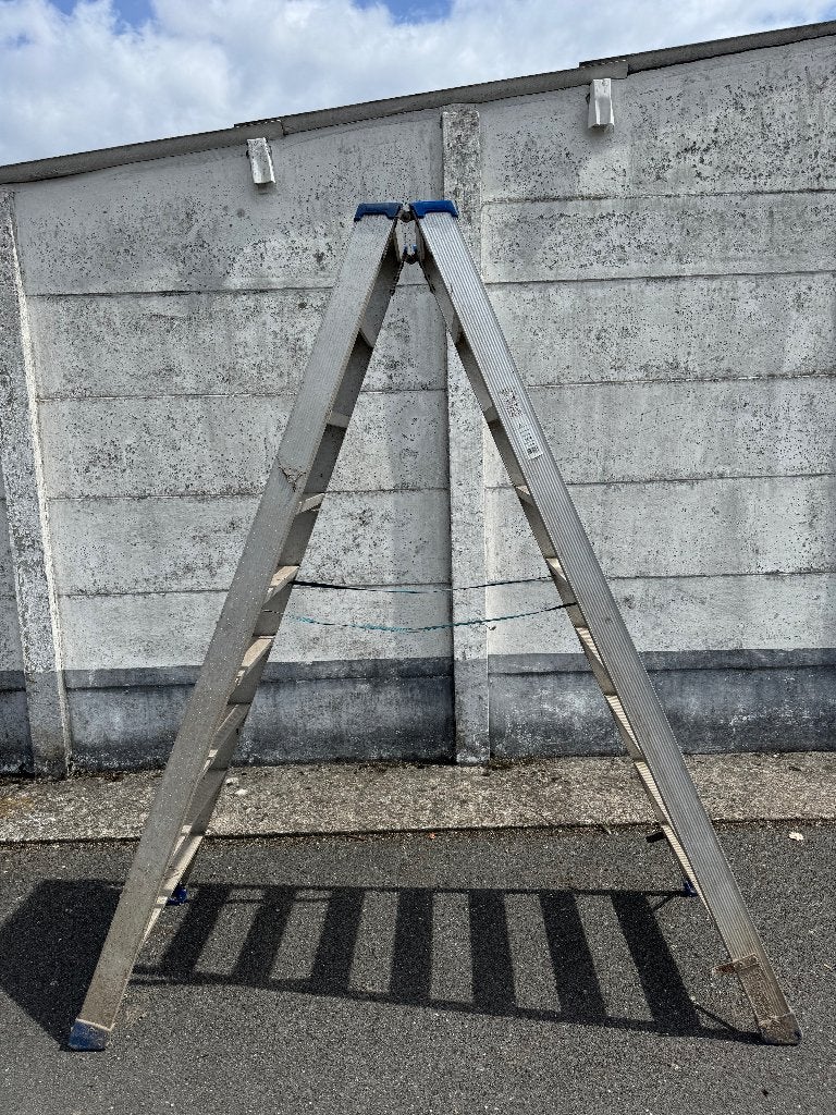 stevige kwalitatieve ladder voor de bouw 9 tredes, Ophalen, Gebruikt, Ladder, Opvouwbaar of Inschuifbaar