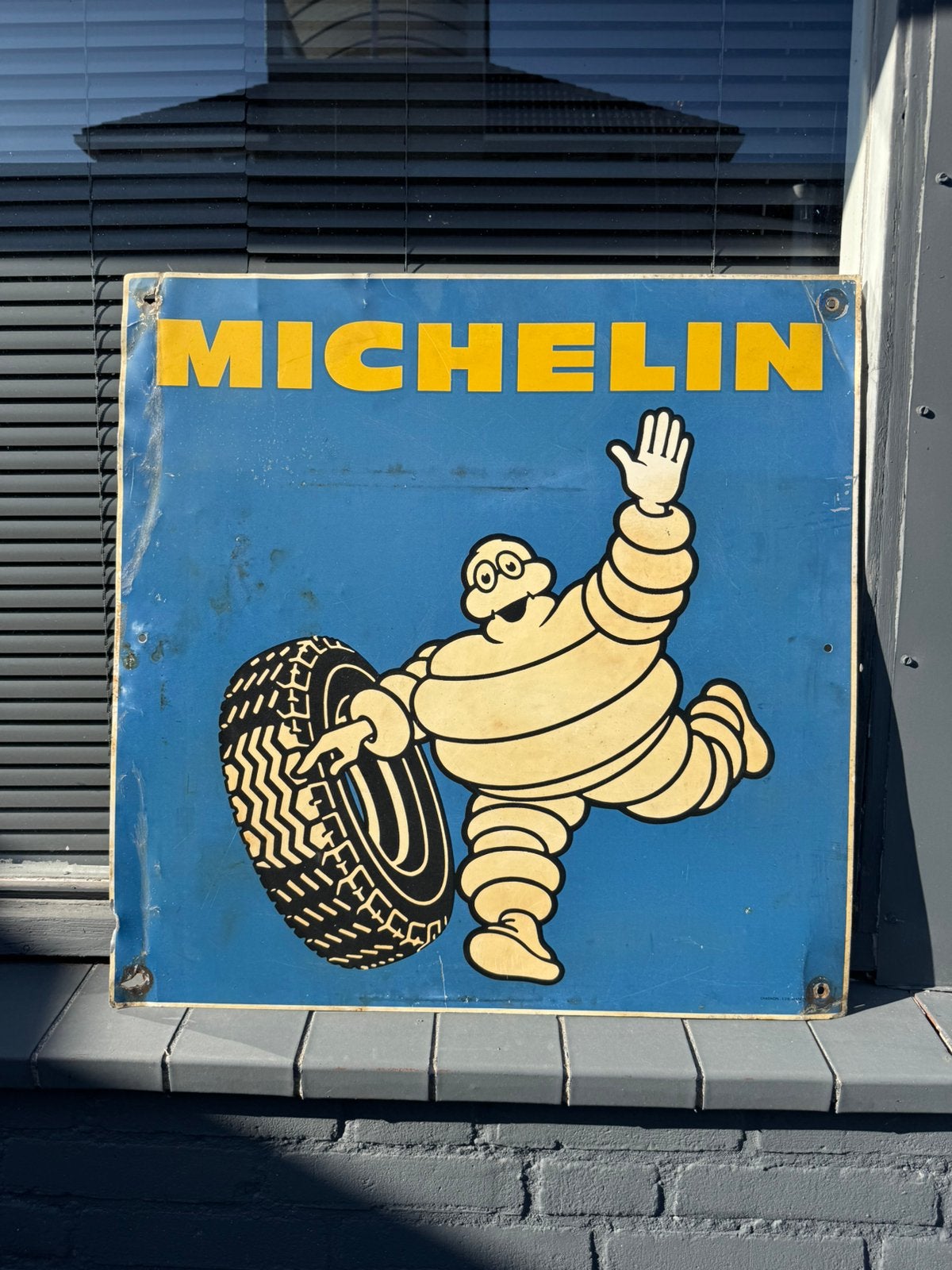 Pneus MICHELIN - vieux panneau publicitaire, Collections, Enlèvement ou Envoi, Utilisé, Panneau publicitaire