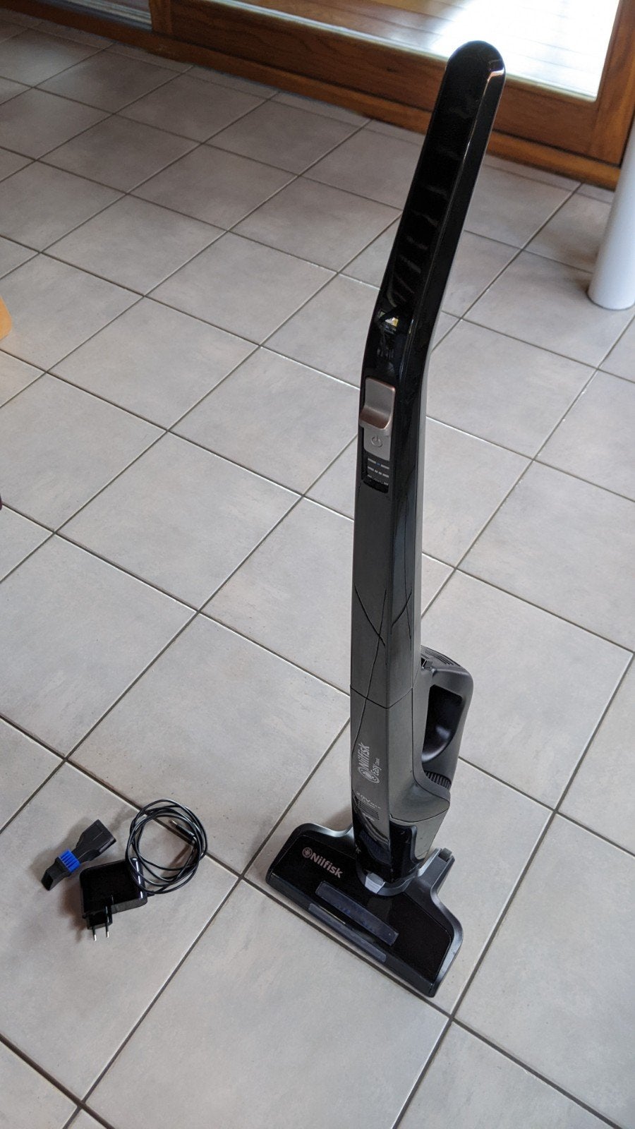 draadloze steelstofzuiger Nilfisk, Elektronische apparatuur, Ophalen, Overige merken, Inclusief accessoires, Zo goed als nieuw