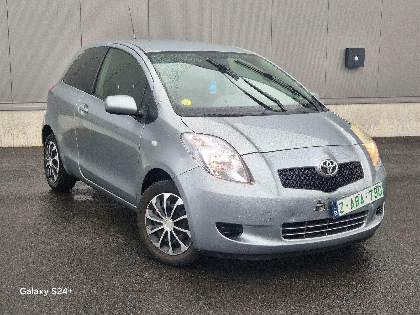 Toyota yaris 1.0 Essence 149... km 2006, Autos, Argent ou Gris, Achat, 998 cm³, Entreprise