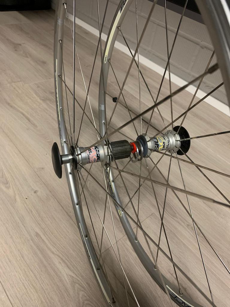 2 Mavic aksum velgen, Ophalen, Zo goed als nieuw