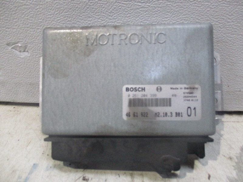 COMPUTER MOTOR Saab 900 II (01-1993/02-1998) (0-261-204-399), Robert Bosch AG, Gebruikt, Saab, Robert-Bosch-Allee 1
74232  Abstatt, DE