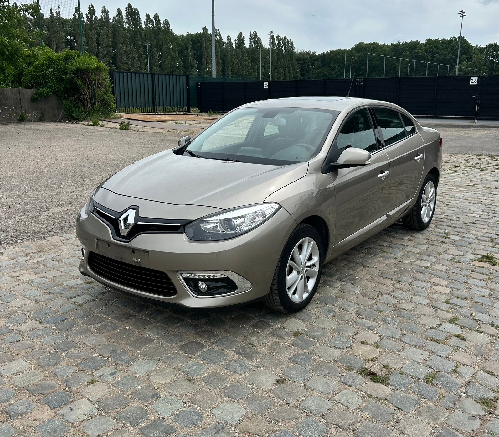 Renault Fleunce 2013 • 1.6Benzine • 81.000KM • AIRCO, Autos, Renault, Euro 5, Achat, Boîte manuelle, Fluence