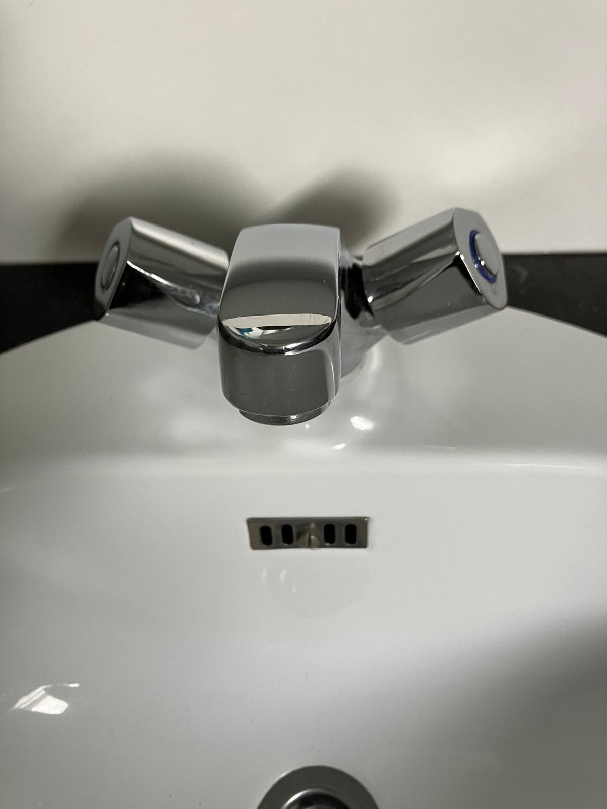 2 x lavabo 50 cm met kraan, Ophalen, Gebruikt, Wit