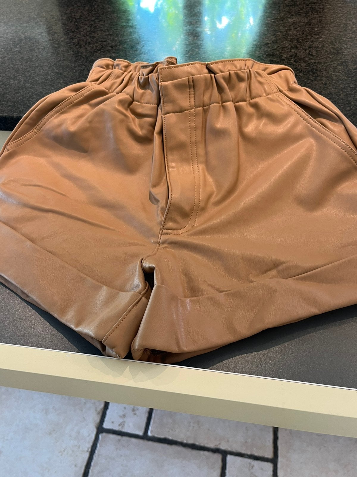 Short en cuir - short in leder Abercrombie fitch, Kleding | Dames, Ophalen of Verzenden
