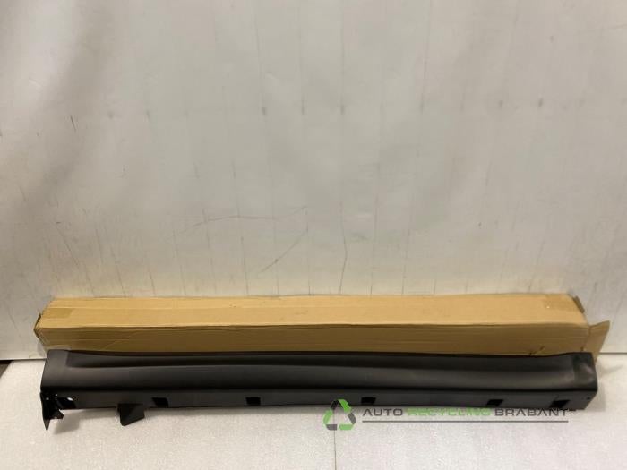 Marche-pied (list de couverture) droite d'un Suzuki Vitara, -, 3 mois de garantie, Utilisé, -