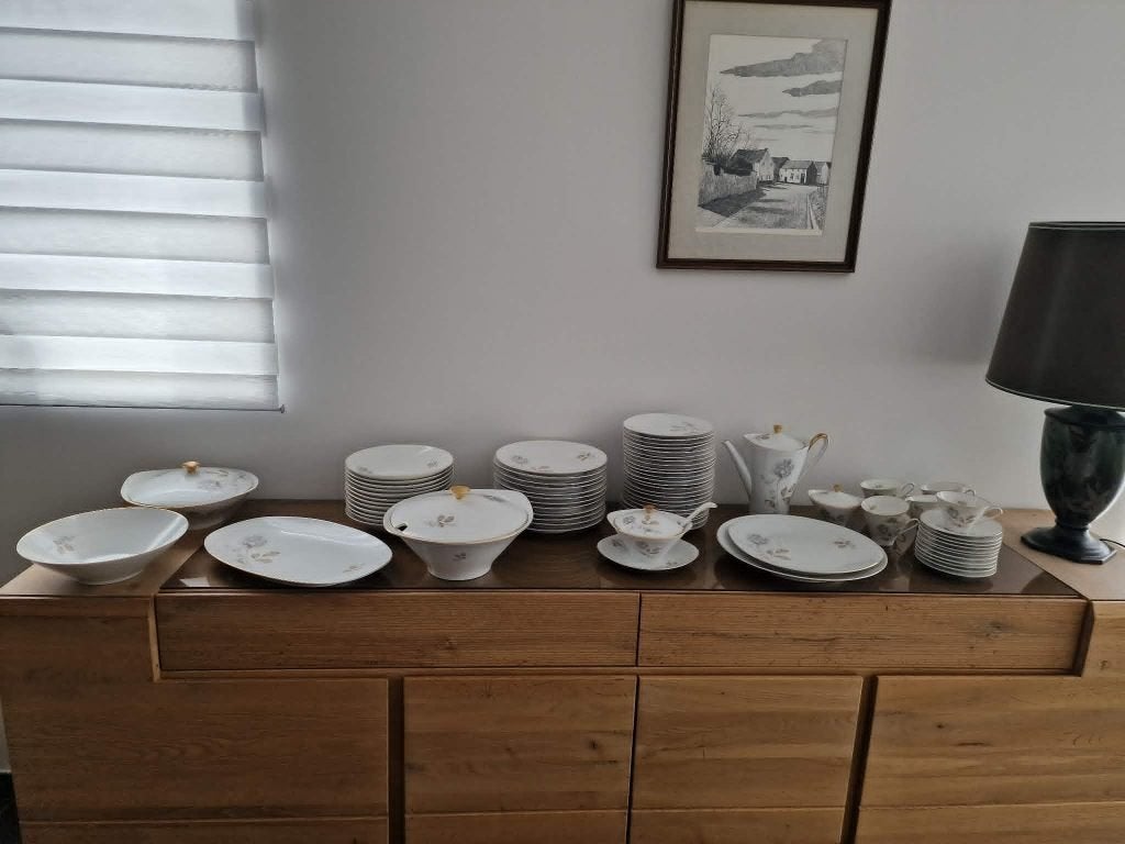 Service à diner en porcelaine, Enlèvement