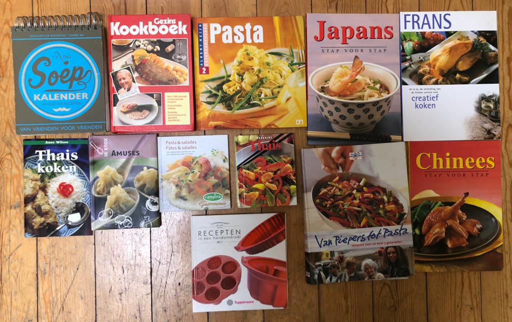lot 12 kookboeken (Wereldkeuken & Thema's), Ophalen, Zo goed als nieuw
