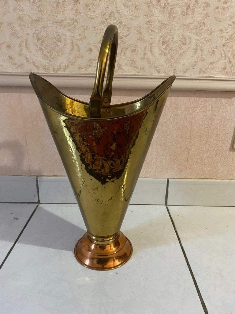 Koperen paraplubak, Enlèvement