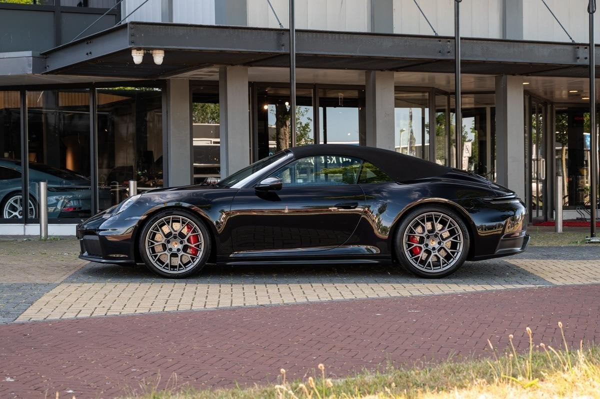 Porsche 911 Carrera GTS Cabriolet (bj 2024, automaat), Auto's, Porsche, 4 zetels, Gebruikt, 398 kW, Cabriolet