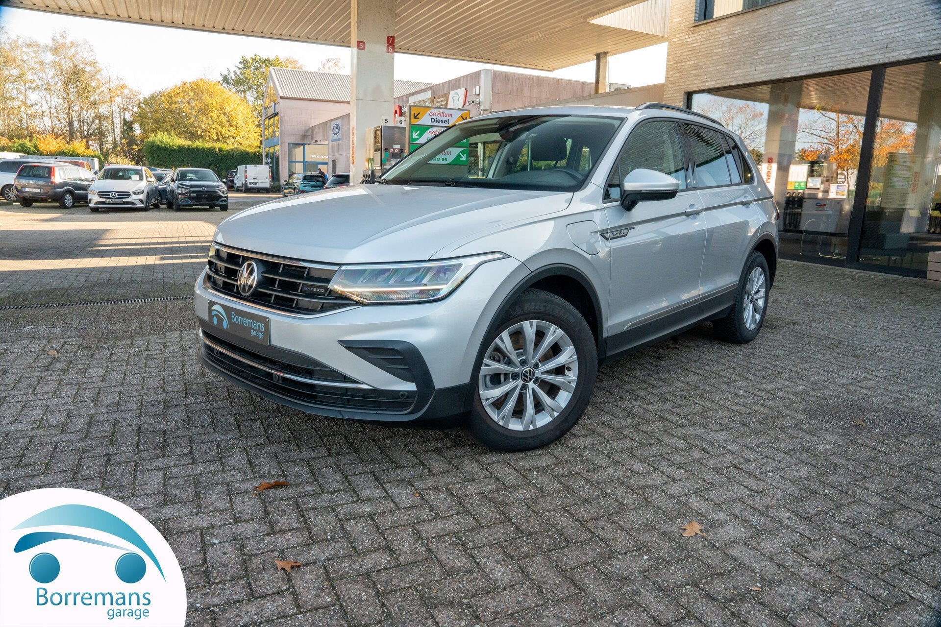 Volkswagen Tiguan E-HYBRID 245 PK BUSINESS Safety Pack/Navi, Autos, Argent ou Gris, Euro 6, Noir, 5 portes
