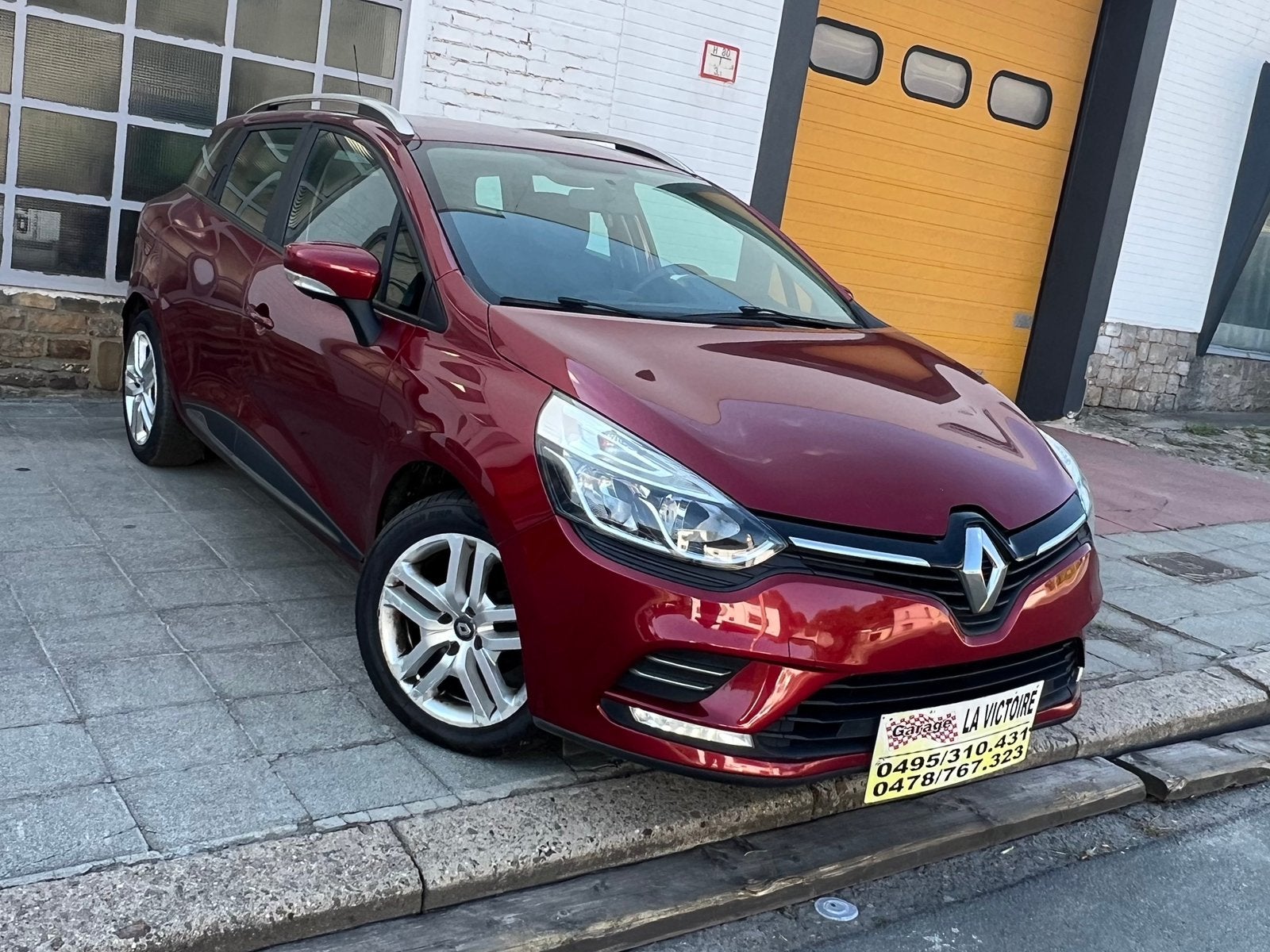 Renault CLio break 0.9 essence 2017 année 66kw 0032478767323, Auto's, Renault, Voorwielaandrijving, 898 cc, Stof, Euro 6