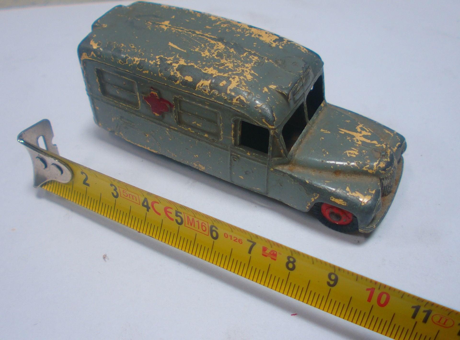 vintage Dinky Toys  Daimler Ambulance, Voiture, -, Utilisé, -