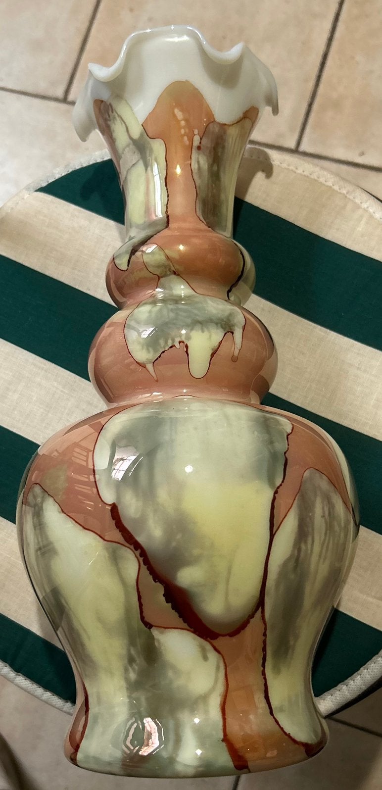 Vase en opaline, Enlèvement