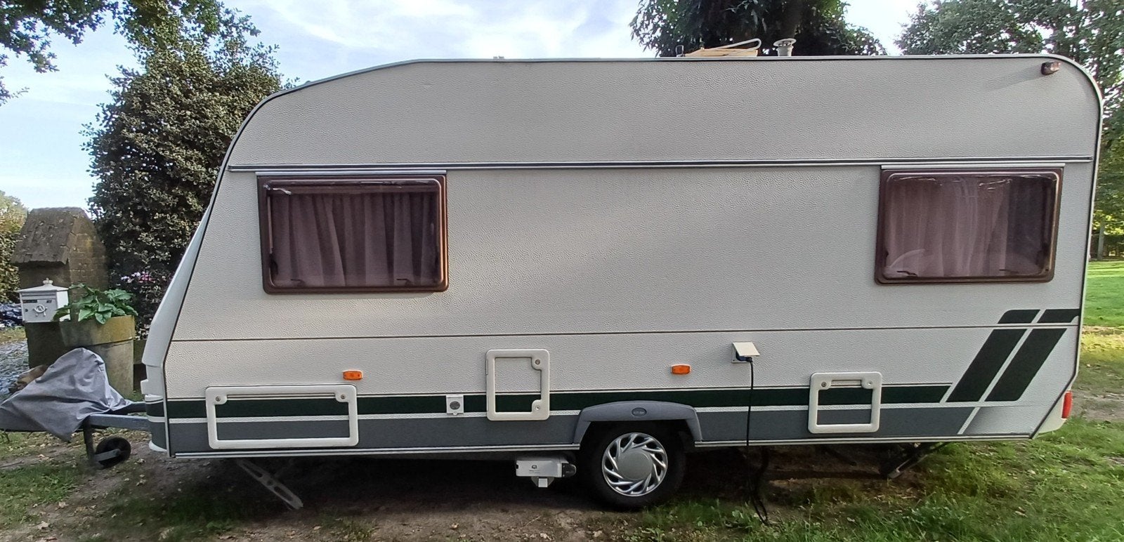 Caravans Chateau Galista 440, Jusqu'à 4, Chateau, Auvent, 5 à 6 mètres