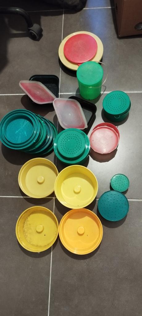 Lot de boîtes à appâts pour pêche.
., Enlèvement ou Envoi