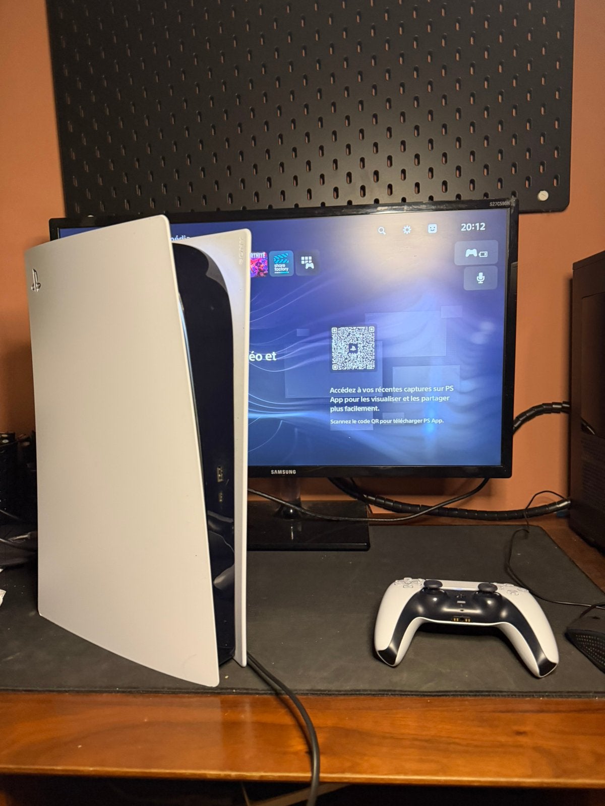 PlayStation 5 + manette (jailbreak possible ), Consoles de jeu & Jeux vidéo, Enlèvement, Comme neuf, Playstation 5 Digital
