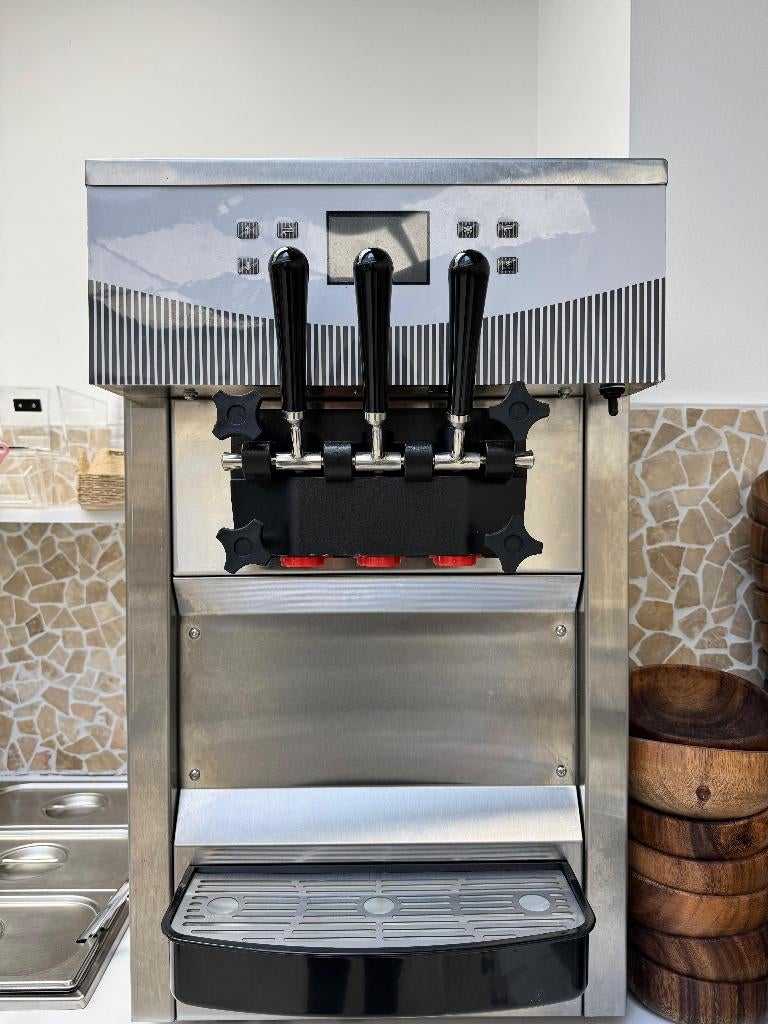 Machine à crème glacée molle, Enlèvement, Neuf, dans son emballage