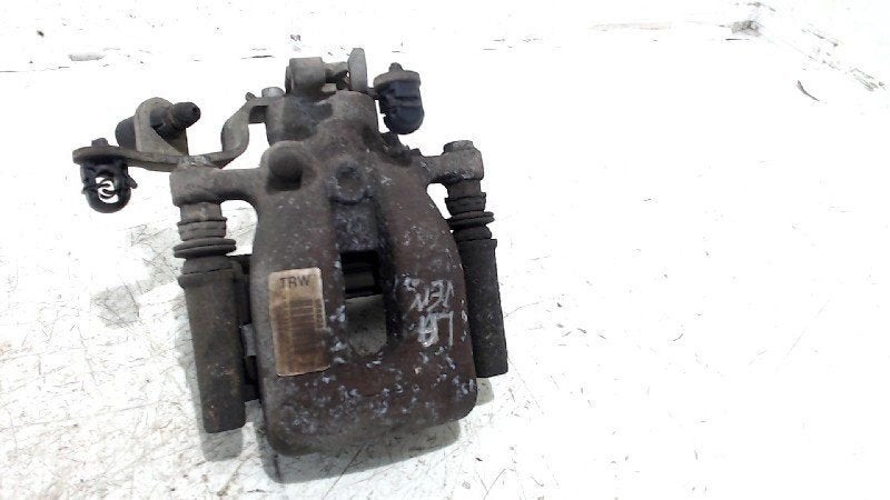 Remklauw links achter Peugeot Partner, Onderdelen@venauto.nl, Van der Ven Autorecycling B.V., Ettenseweg 76, 4706 PB Roosendaal, The Netherlands