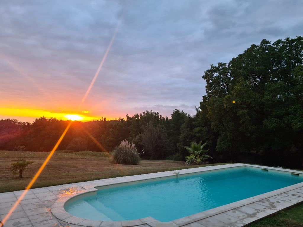 CHARMANT GITE 4-8 PERSONNES AVEC PISCINE DORDOGNE, Vakantie, Vakantiehuizen | Frankrijk, 8 personen, In bos, Dorp, Dordogne