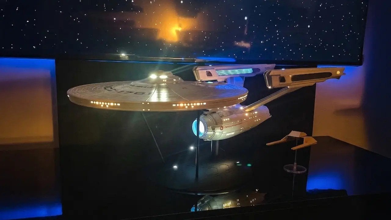 ZOEK: Enterprise star trek met verlichting, Ophalen of Verzenden, Beeldje, Replica of Model