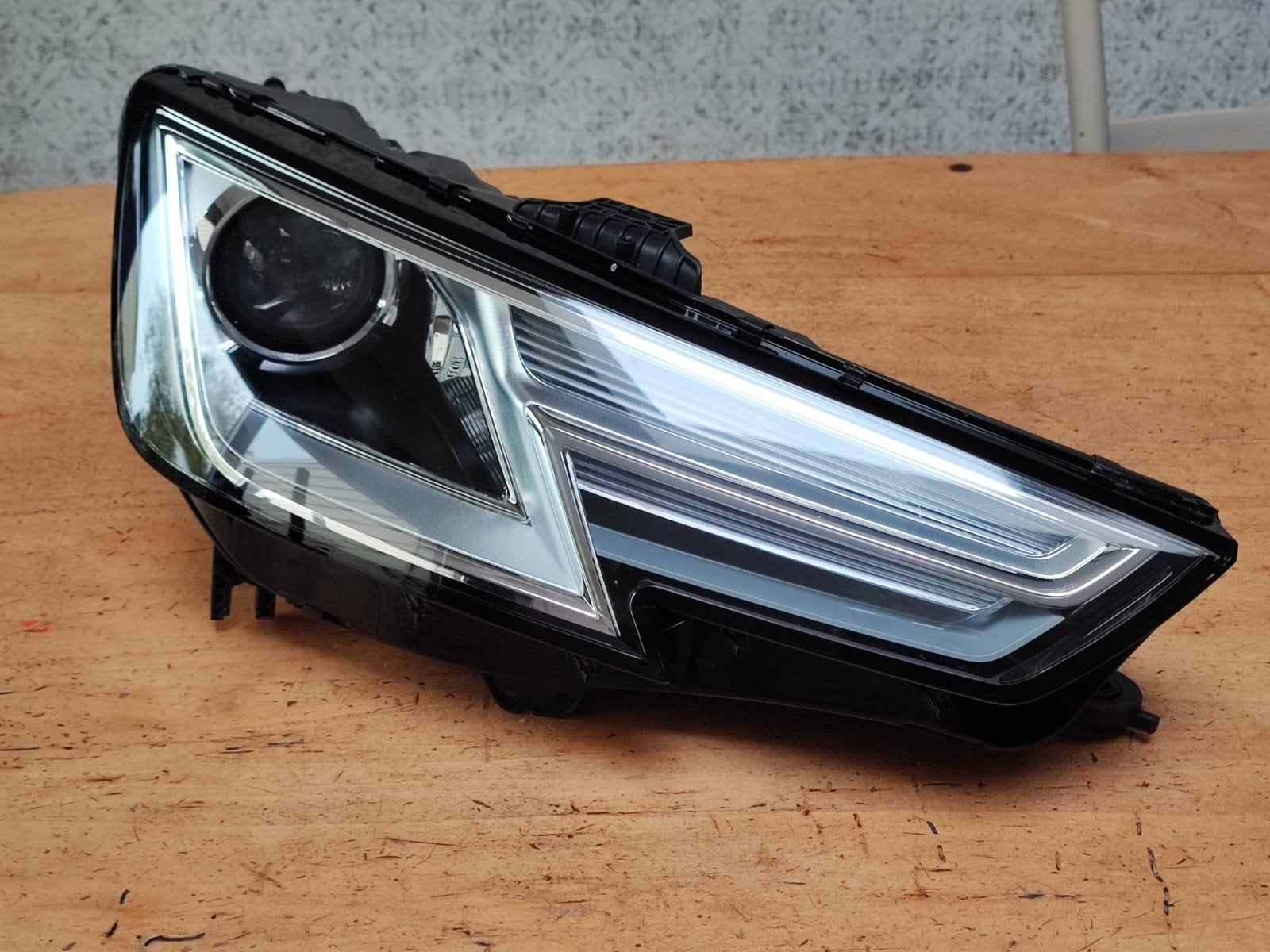 Audi A4 B9 8W rechtse koplamp (2015-2019) Origineel!, Ophalen of Verzenden, Gebruikt, Audi