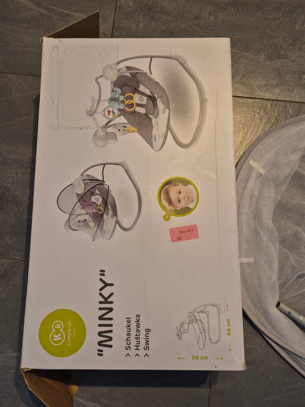 Babyschommel Minky, Enlèvement