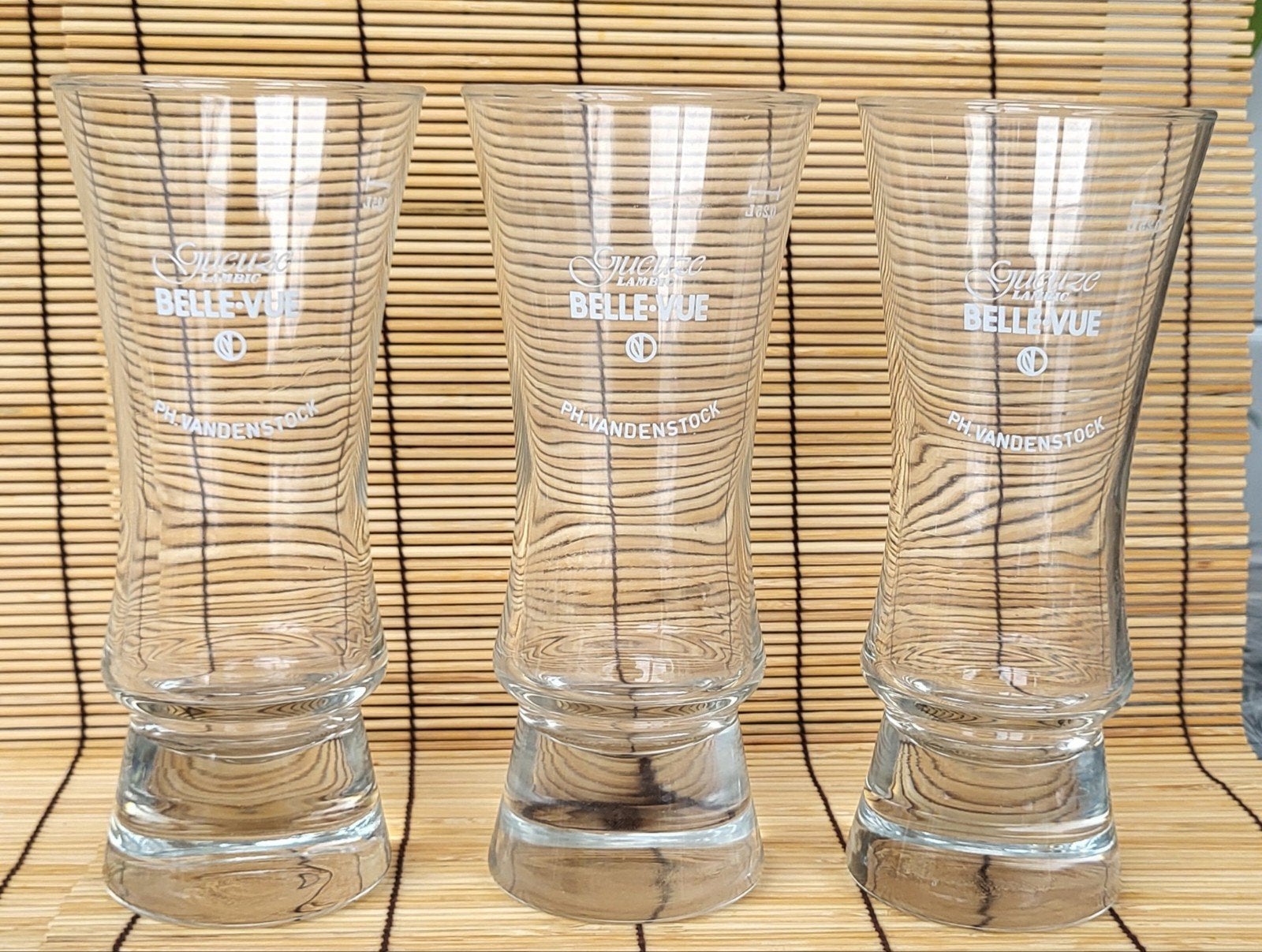 3 verres a " kriek Belle Vue"3 verres a " kriek Belle Vue", Enlèvement, Comme neuf, Verre à bière