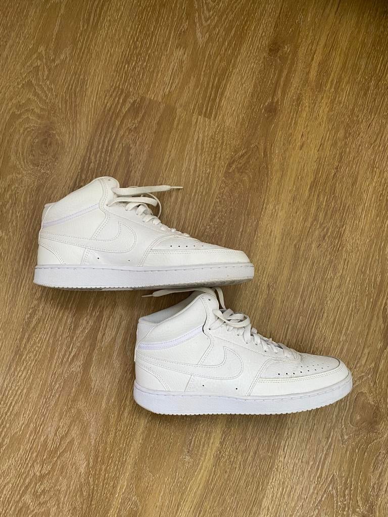 Sneakers wit nike maat 40 zeer goede staat, Ophalen of Verzenden, Zo goed als nieuw, Wit, Sneakers