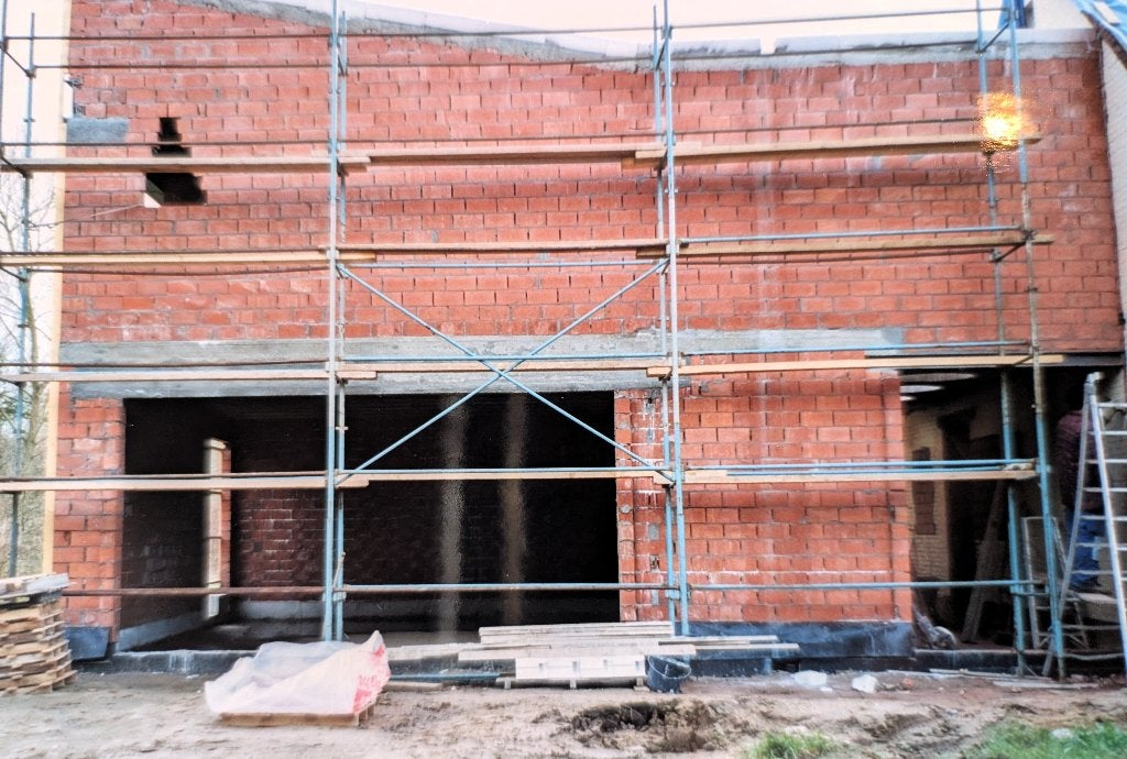 steiger / stelling voor een ganse gevelbreedte en hoogte, Enlèvement, Utilisé, Échafaudage de façade, 5 mètres de hauteur ou plus