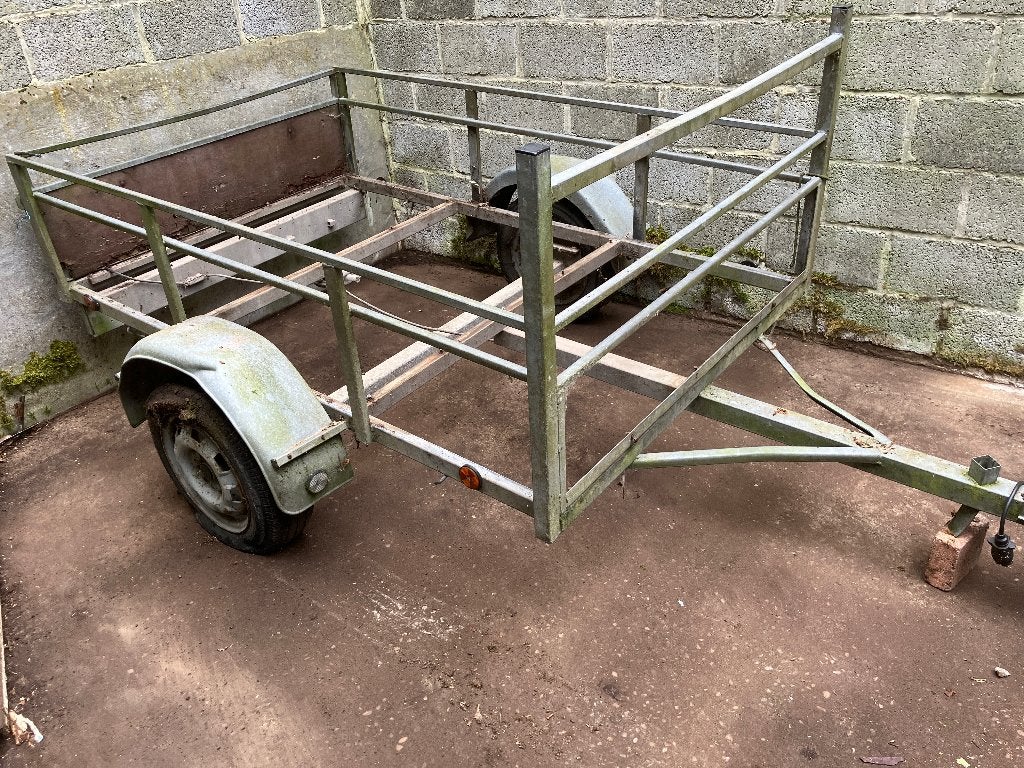 chassis aanhangwagen voor opmaak, Ophalen, Gebruikt