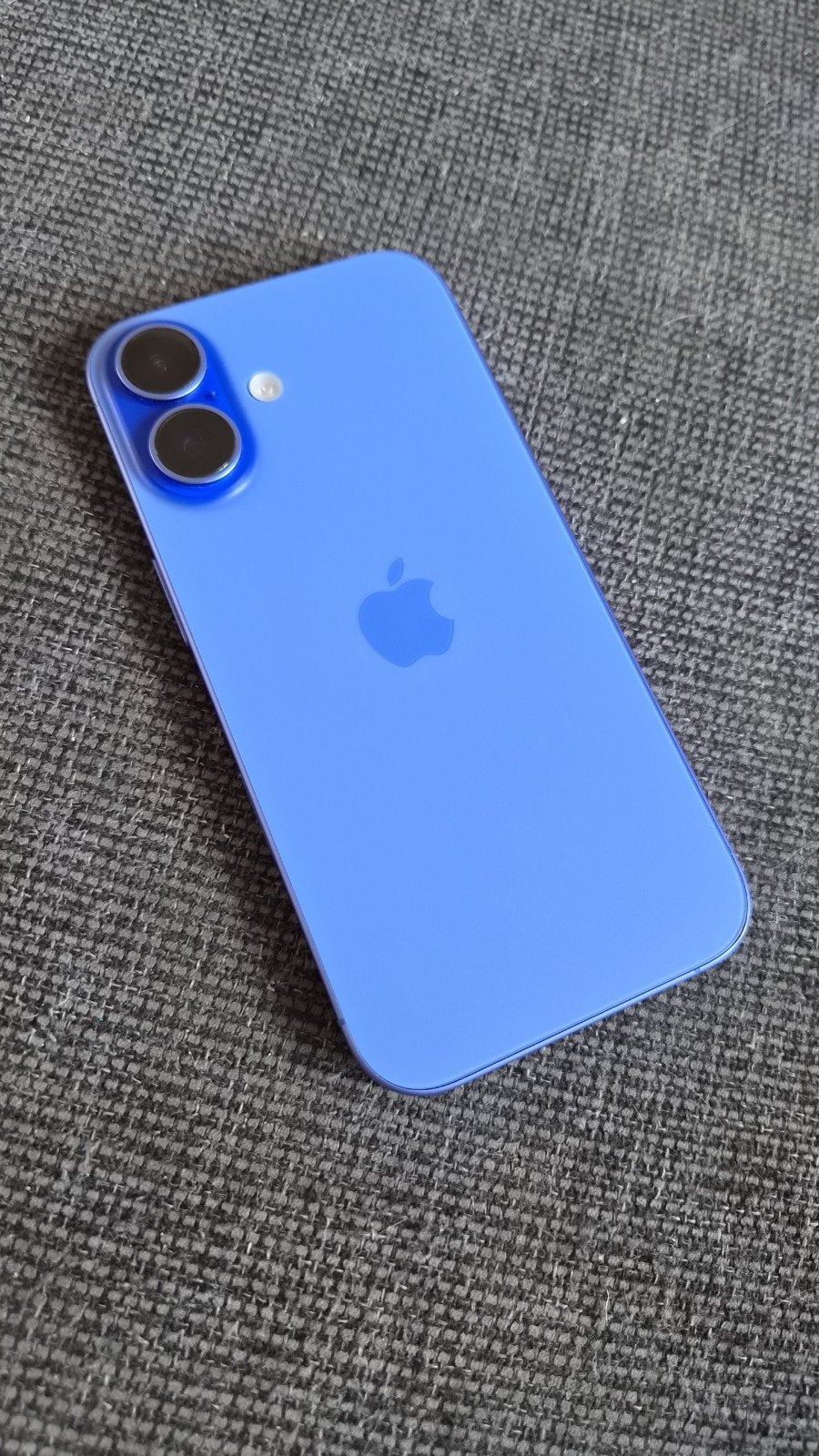 iPhone 16, Télécoms, IPhone 16