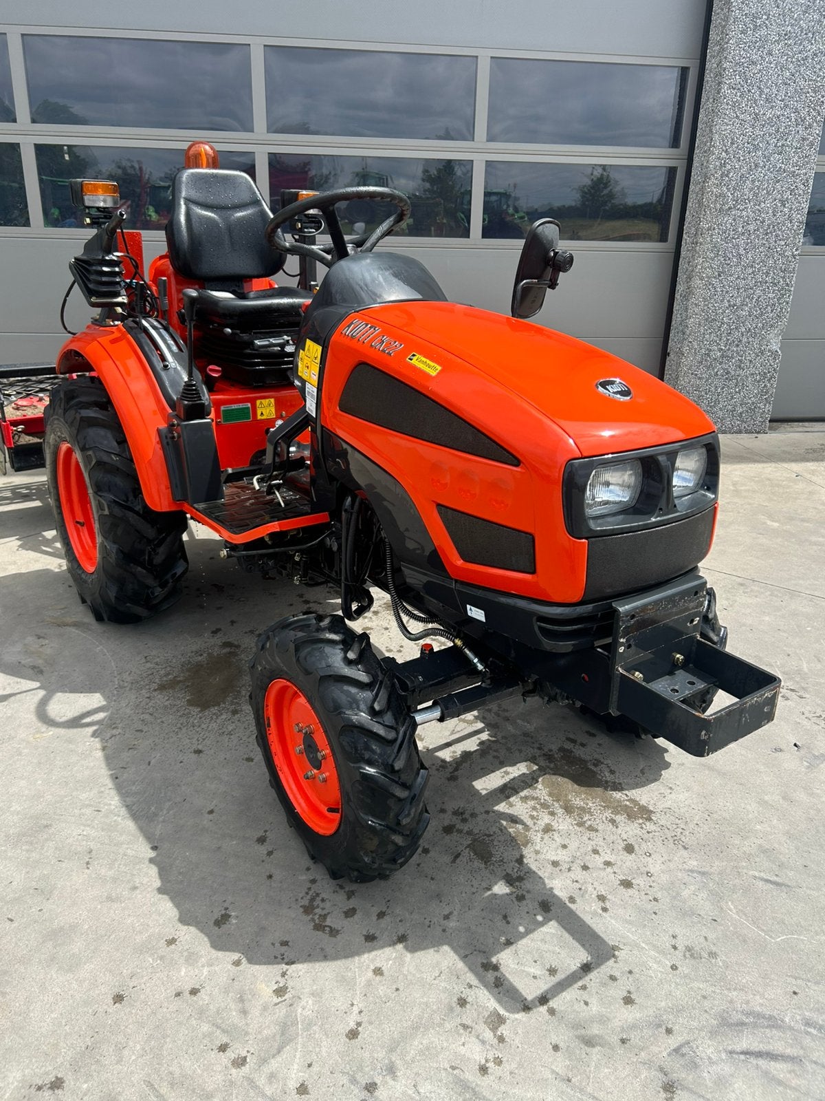 Mini-tracteur Kioti, Enlèvement