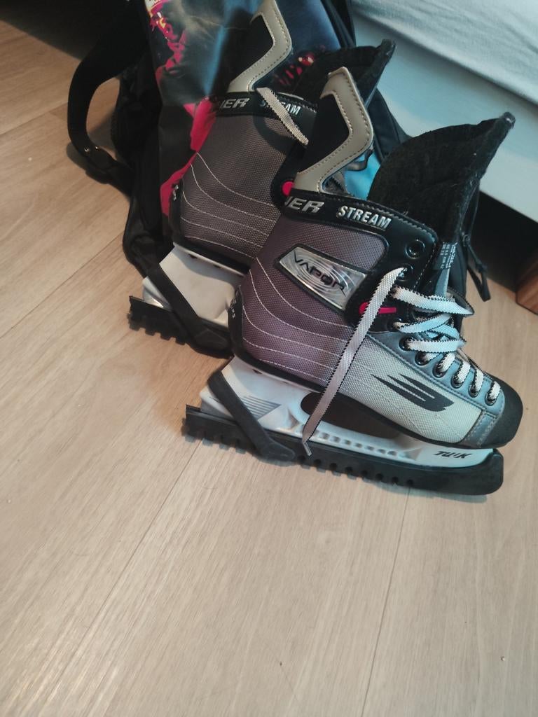 Ijshockey schaatsen, Ophalen