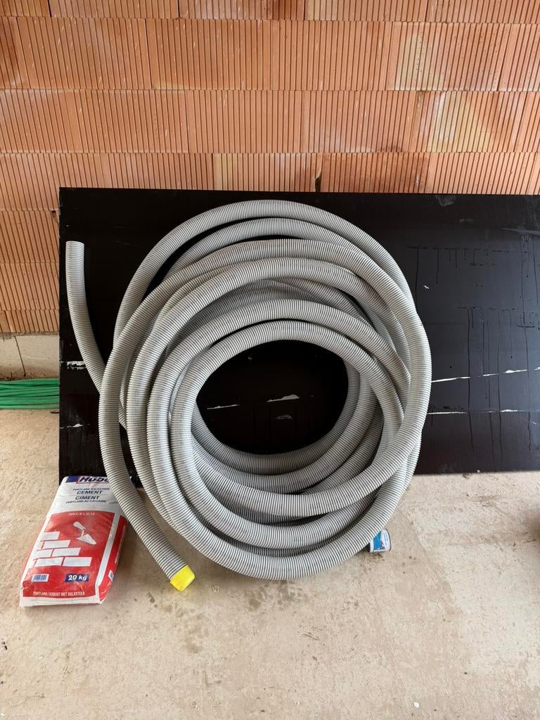 Ventilatiebuis 69mm 40-tal meter, Ophalen, Zo goed als nieuw