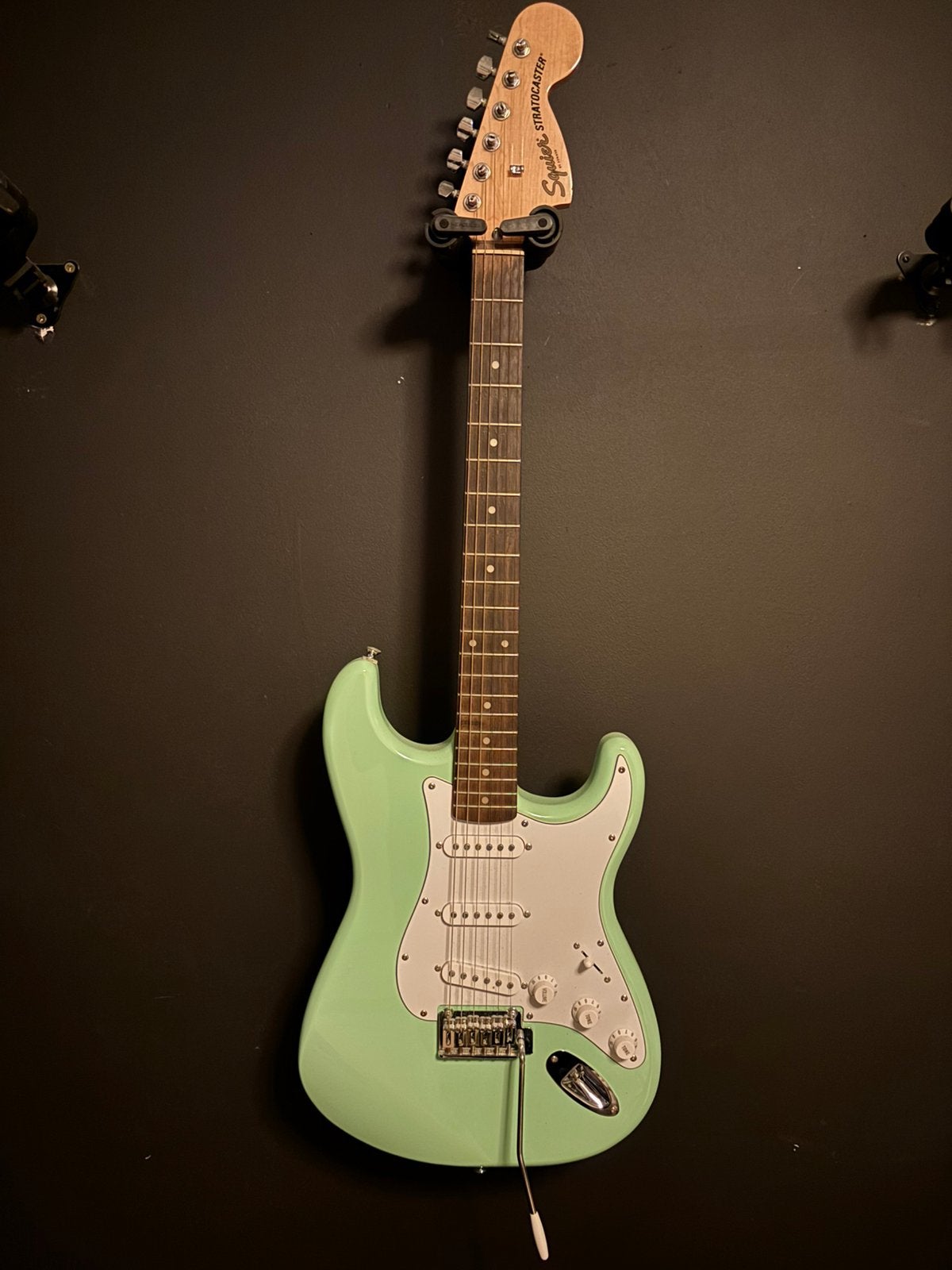 Squier affinity stratocaster surf green + mooer 15W amp, Muziek en Instrumenten, Ophalen, Zo goed als nieuw, Solid body, Fender