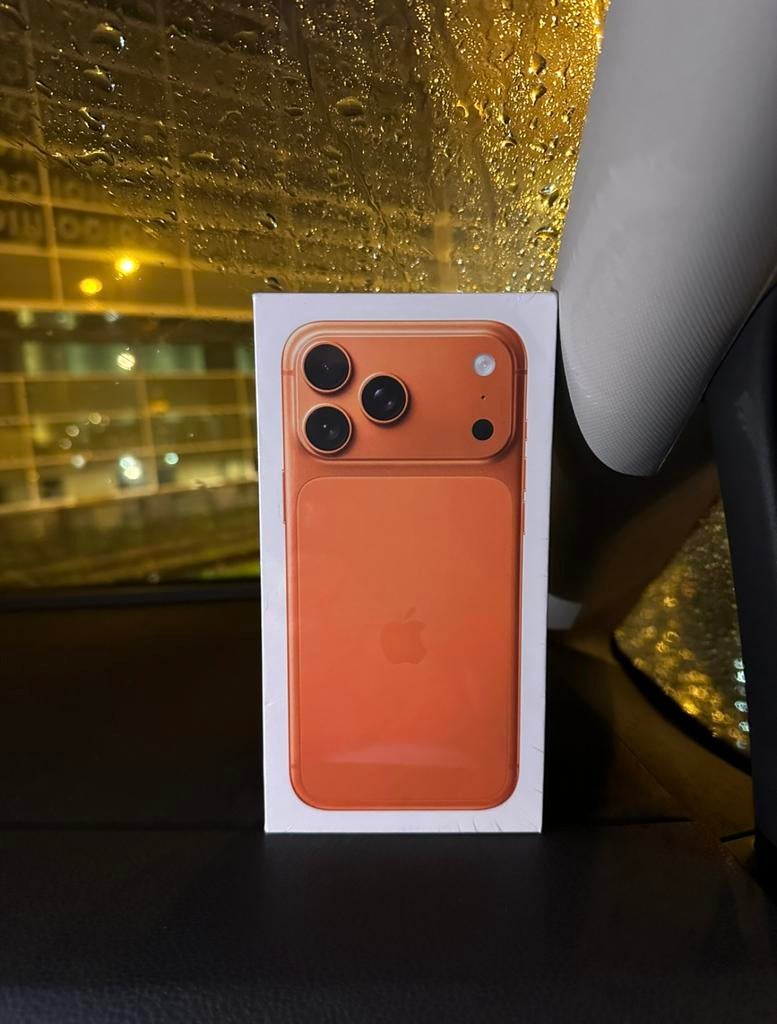 Iphone 17 pro max, Ophalen, Zo goed als nieuw, IPhone 17, Oranje