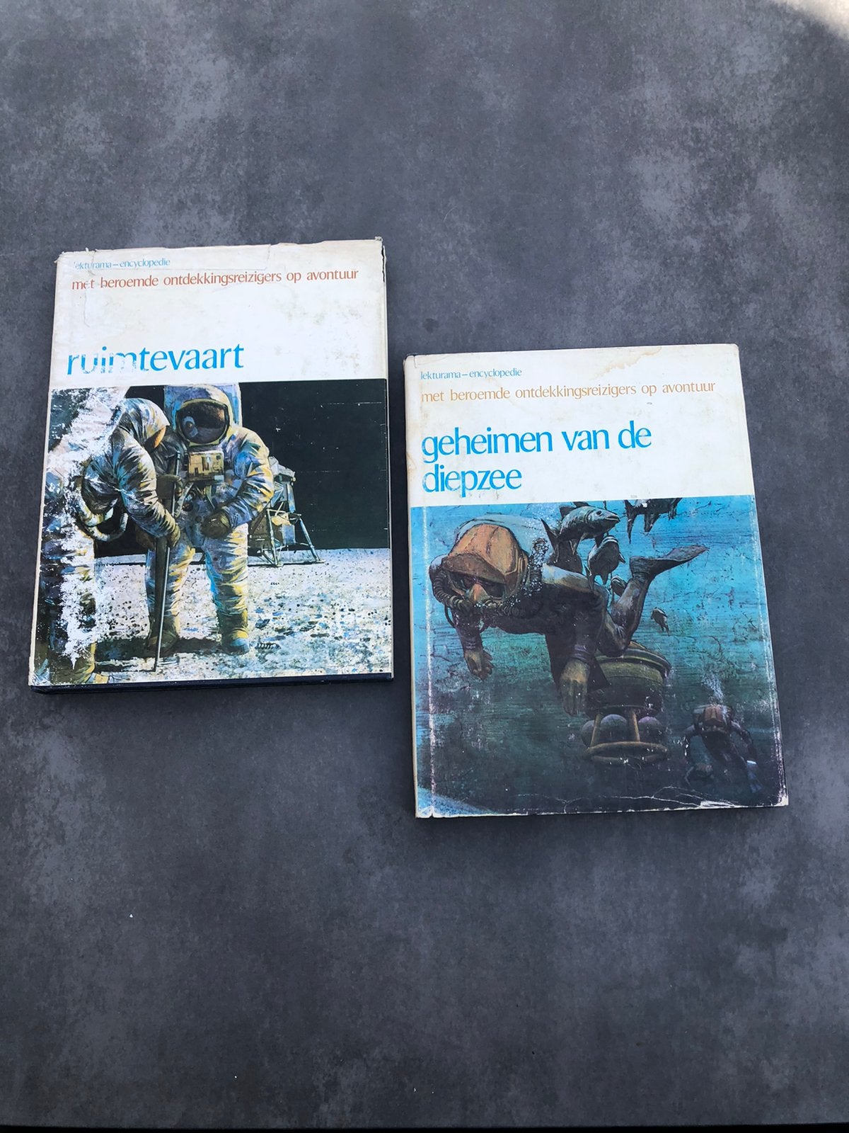 2 boeken (ruimtevaart en geheimen van de diepzee), Enlèvement, Utilisé