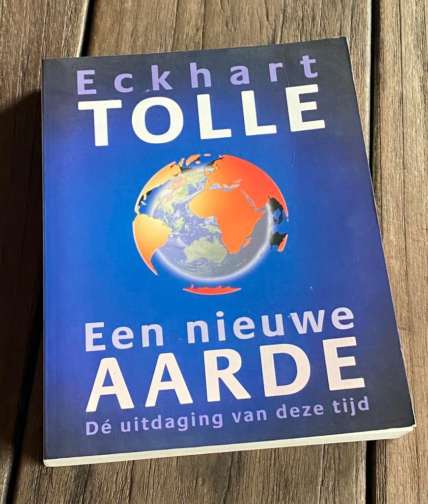 Een niewe aarde • Eckhart Tolle, Boeken, Ophalen of Verzenden, Gelezen