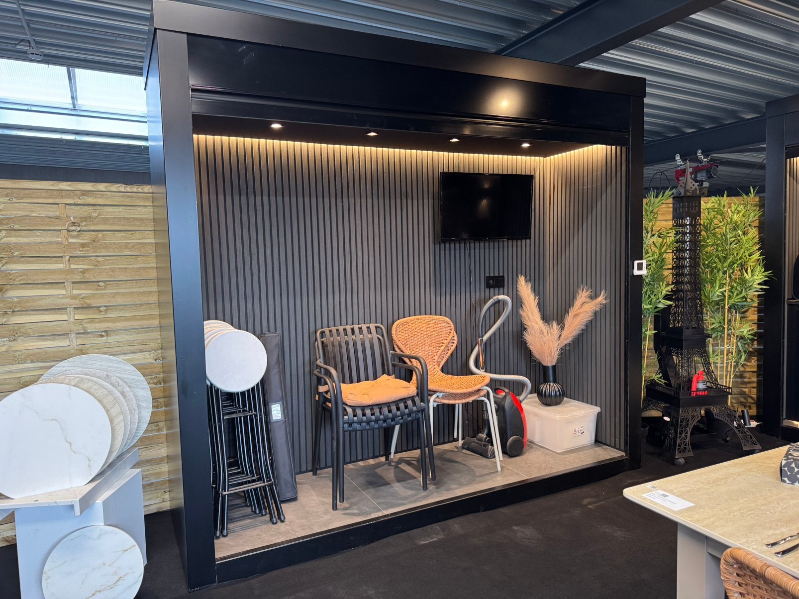 Showroom Model Luxe Buitenkeuken / Tuinkast – met Rolluik, Tuin en Terras, Overkappingen, Zo goed als nieuw, Veranda, Ophalen of Verzenden