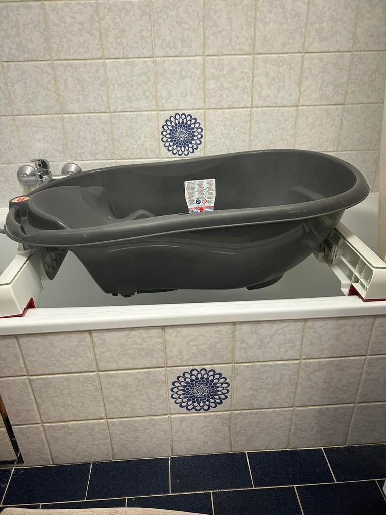 Baignoire bébé préformée avec support, Enlèvement, Utilisé, Baignoire, Standard