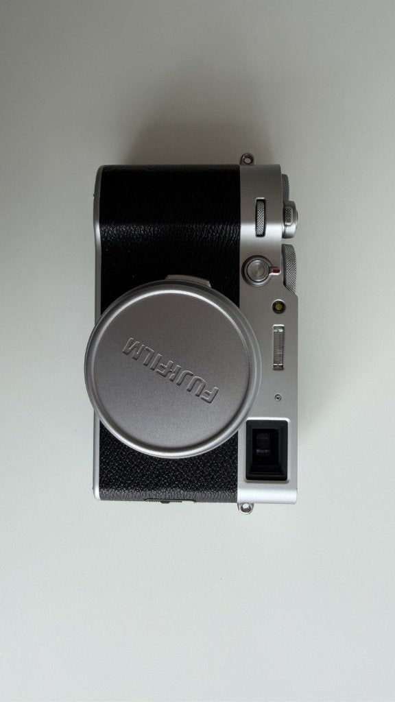 Fujifilm X100V compacte digitale camera, zilver, Ophalen of Verzenden, Zo goed als nieuw