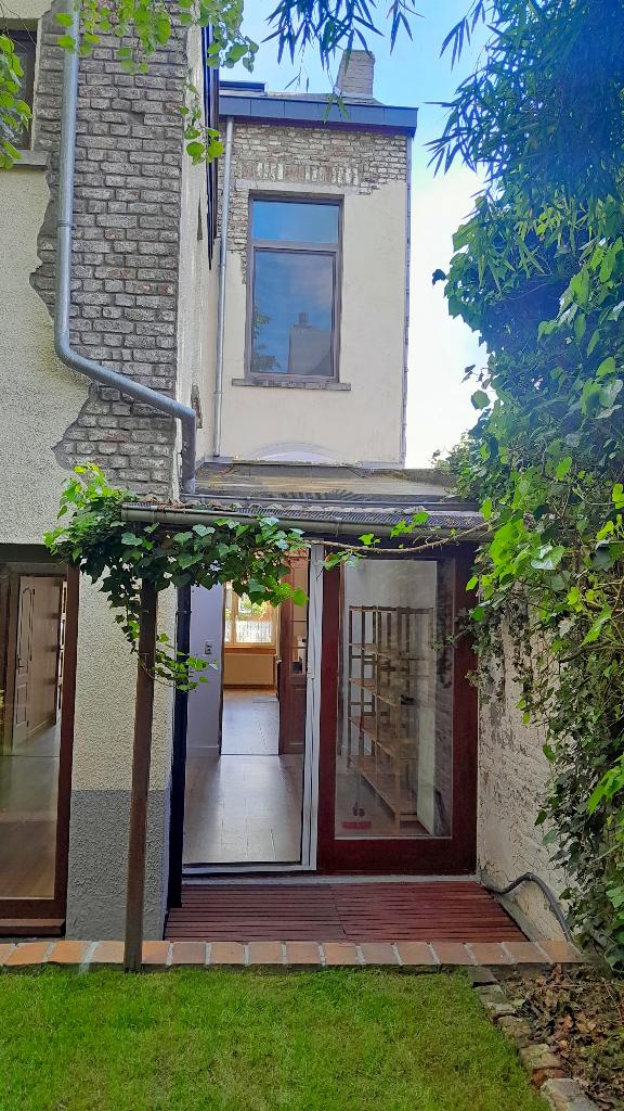 Maison isolée rénovée 3 ch avec jardin intime – Mons, Immo, Provincie Henegouwen, Vrijstaande woning, 3 kamers, Mons