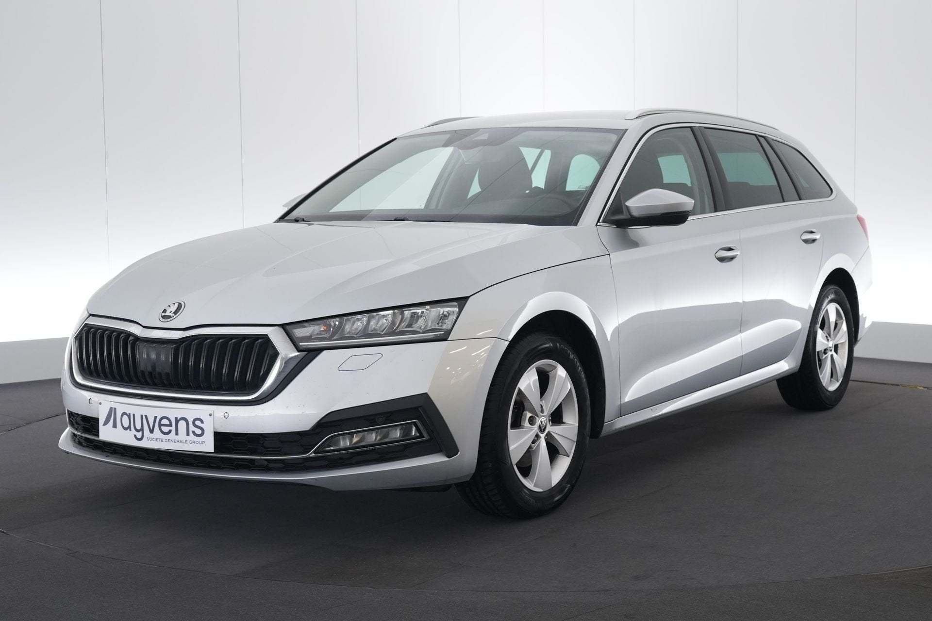 (2BJN129) SKODA OCTAVIA COMBI, Autos, Argent ou Gris, Achat, Euro 6, Entreprise