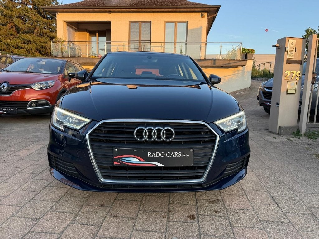 Audi A3 Sportback 1.6 TDI 30 à partir de 2020, Autos, Entreprise, Boîte manuelle, Hatchback, A3