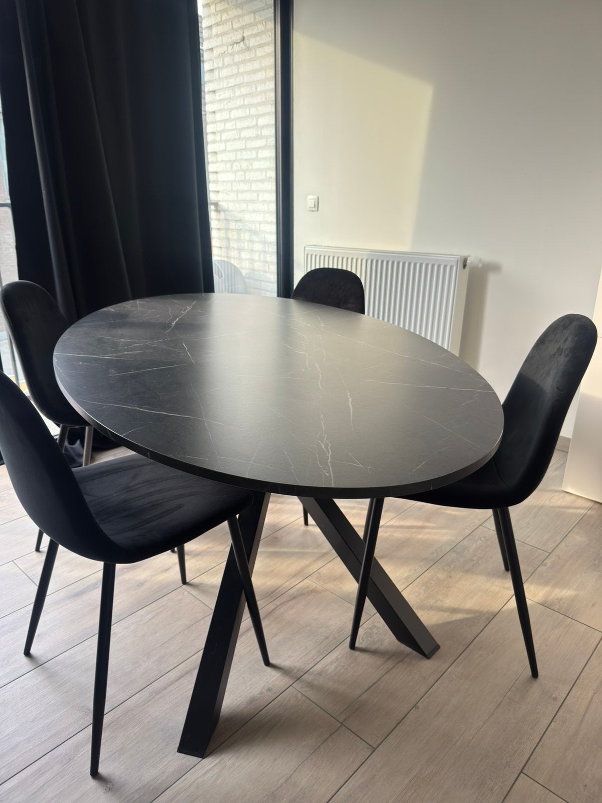 Eettafel set met 4 stoelen, Ophalen of Verzenden, Zo goed als nieuw, Ovaal
