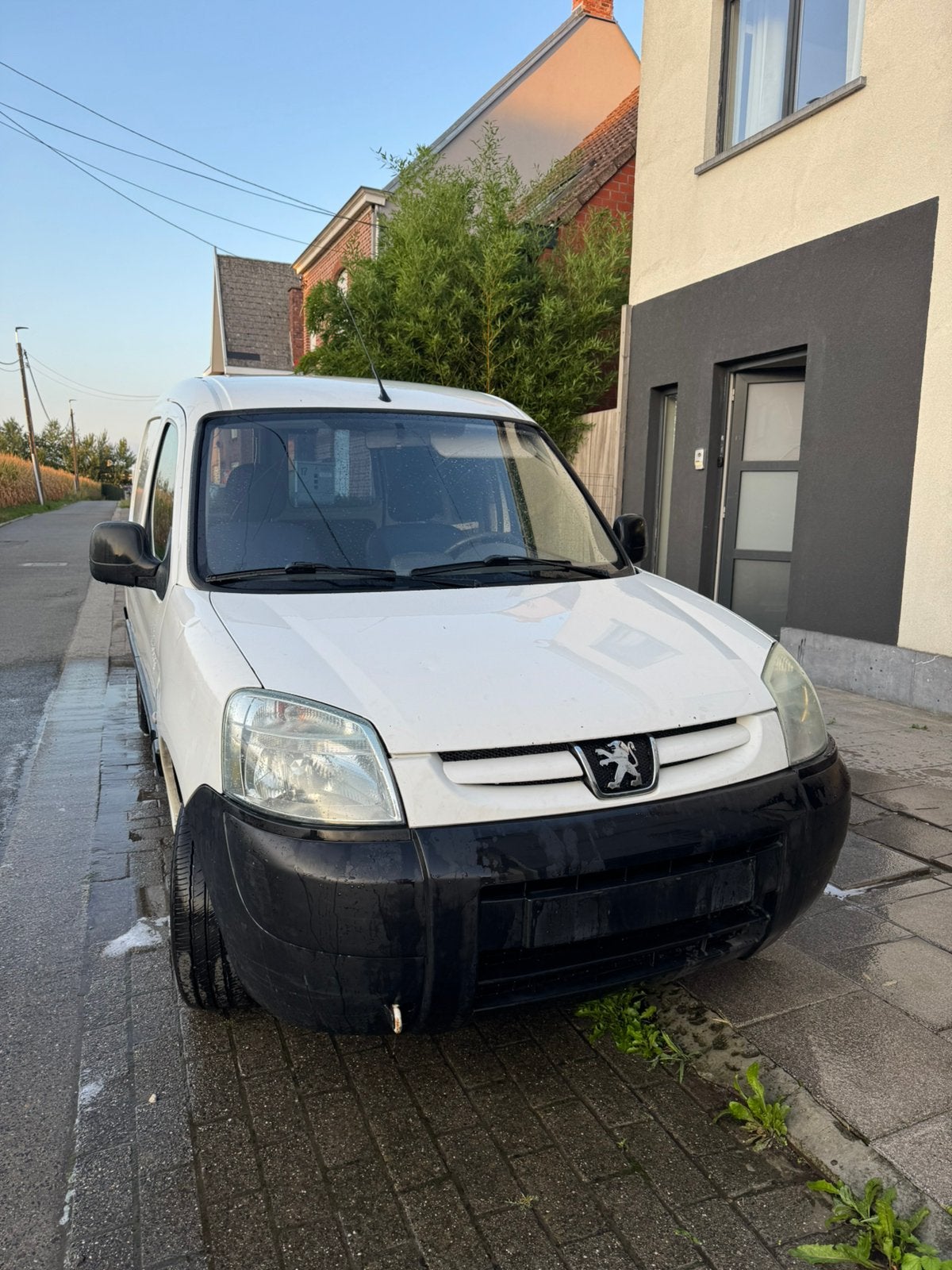 Peugeot partner 2003 1.9D, Auto's, Voorwielaandrijving, Wit, Particulier, 2 zetels
