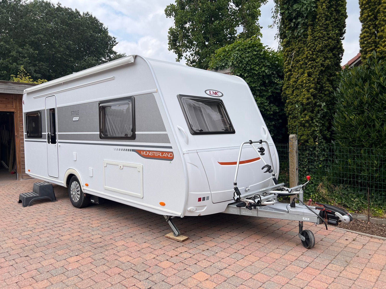 LMC Style 460D BJ 2018, Vast bed, Rondzit, Particulier, Luifel