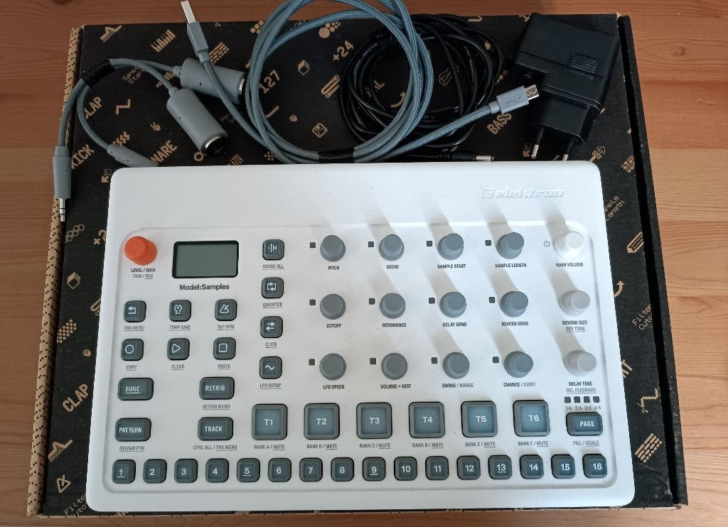 Elektron-model: voorbeelden, Muziek en Instrumenten, Samplers, Ophalen of Verzenden