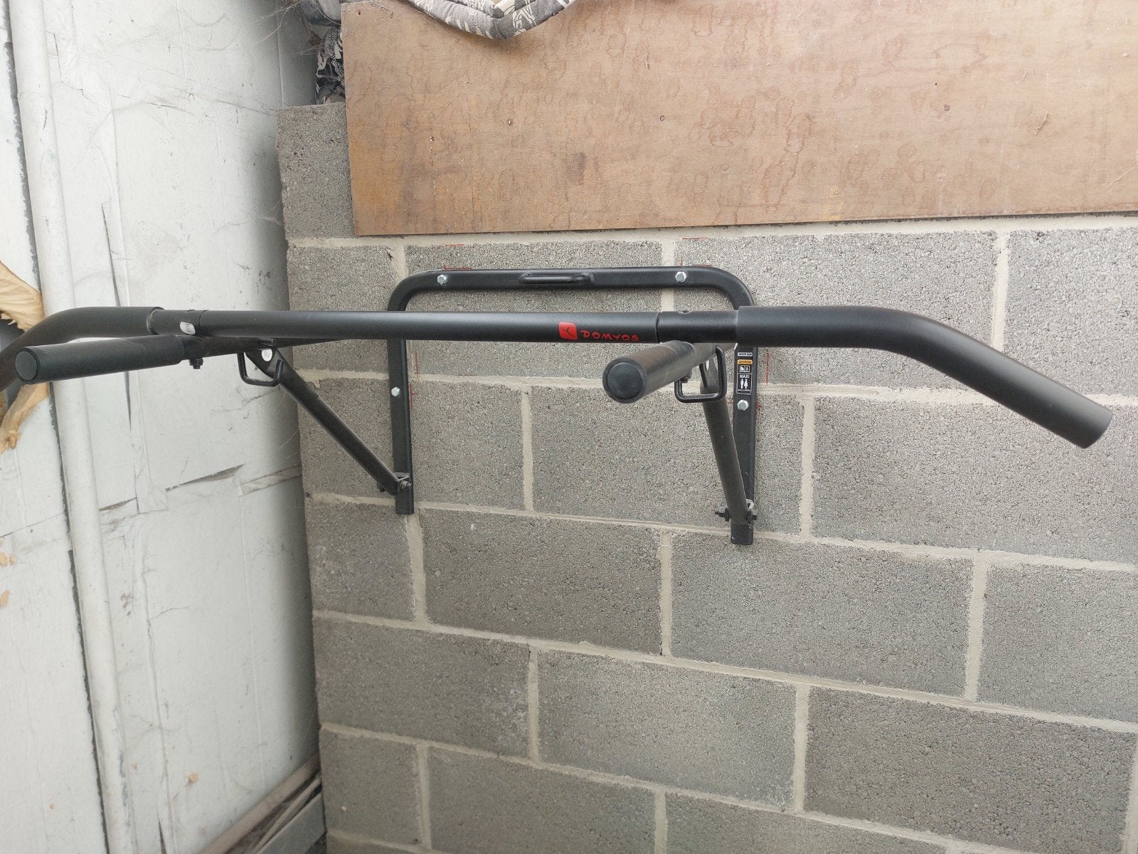 Barre de traction murale domyos  decathlon, Sport en Fitness, Fitnessmaterialen, Ophalen, Oprekstang